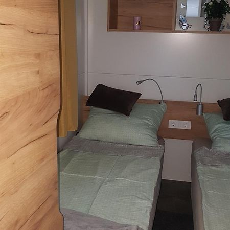 Mobile Home Pearl Of Murter 제제라 외부 사진