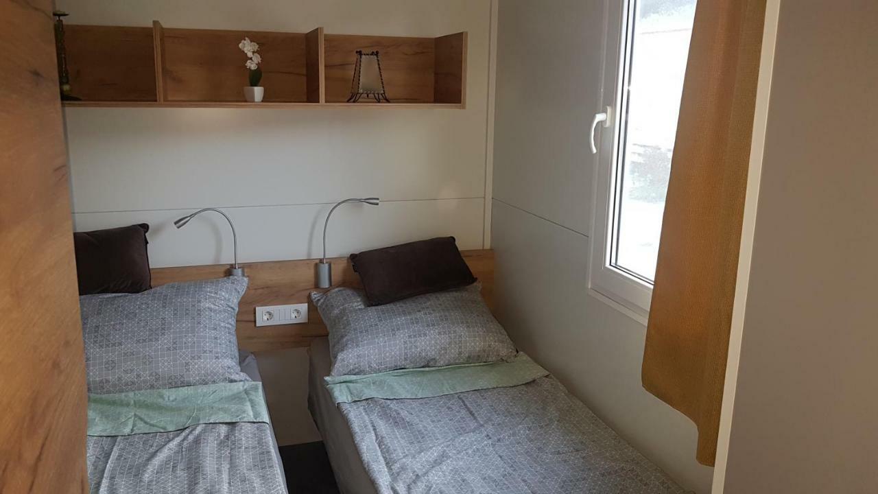Mobile Home Pearl Of Murter 제제라 외부 사진
